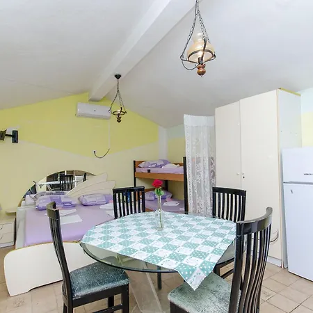 Klara And Rio Daire *