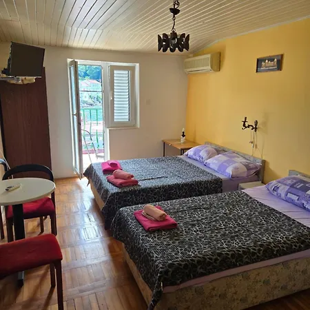 Klara And Rio Stomorska